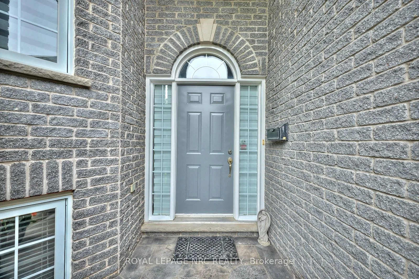 Photo 3 of 4100 Kalar Road, Niagara Falls, Ascot — HOMEH