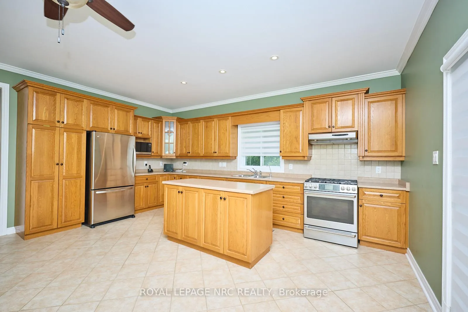Photo 12 of 4100 Kalar Road, Niagara Falls, Ascot — HOMEH