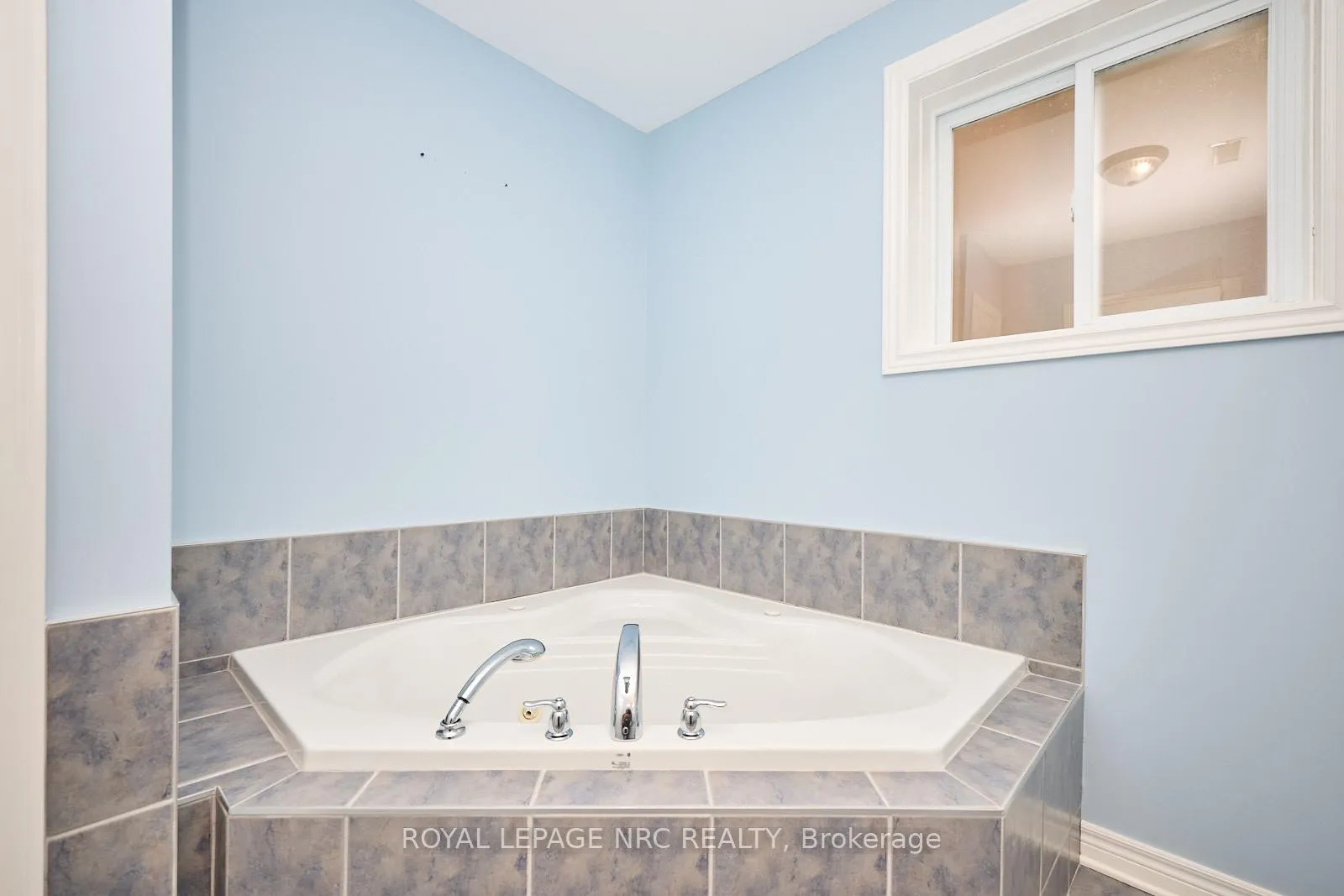 Photo 31 of 4100 Kalar Road, Niagara Falls, Ascot — HOMEH