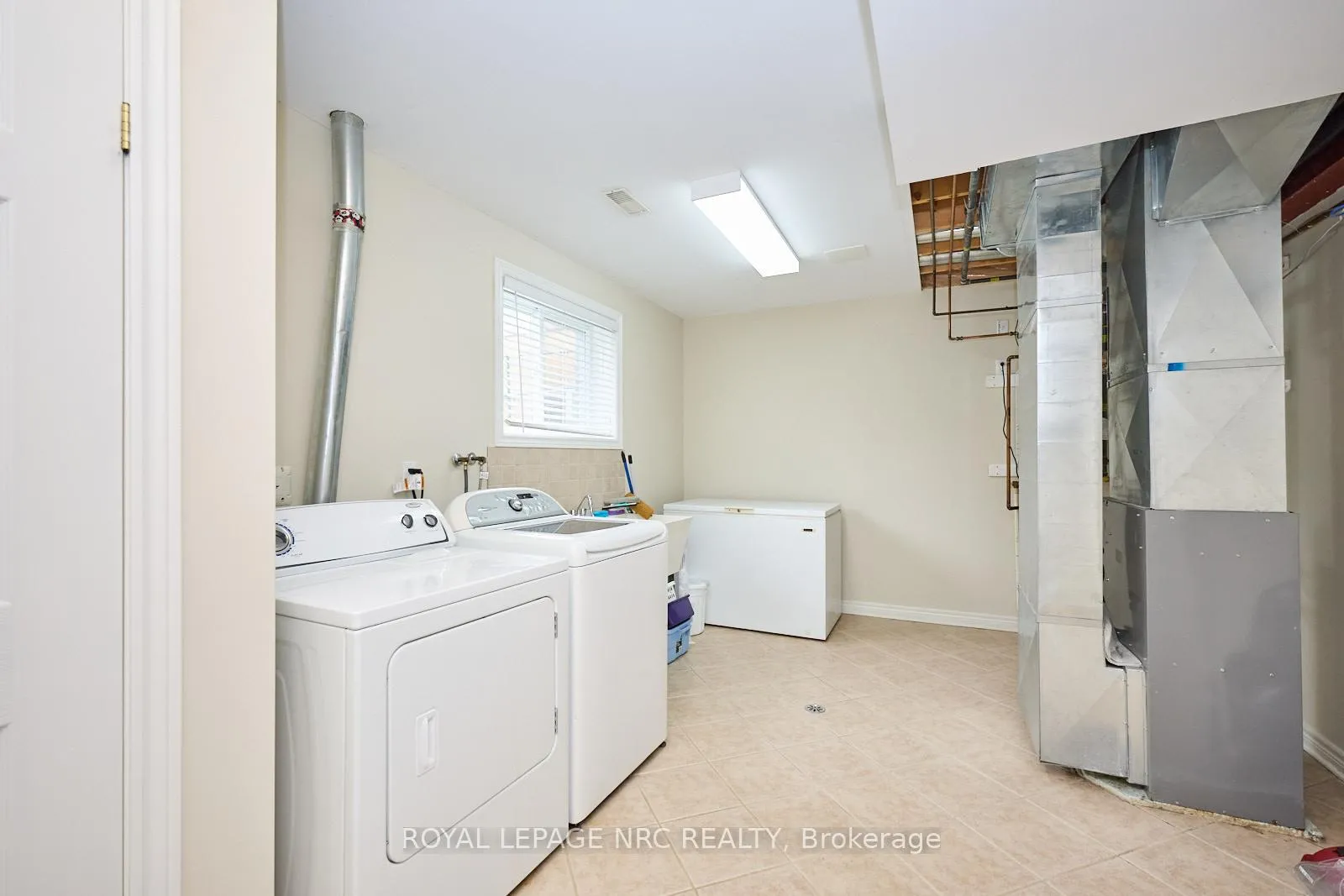 Photo 38 of 4100 Kalar Road, Niagara Falls, Ascot — HOMEH