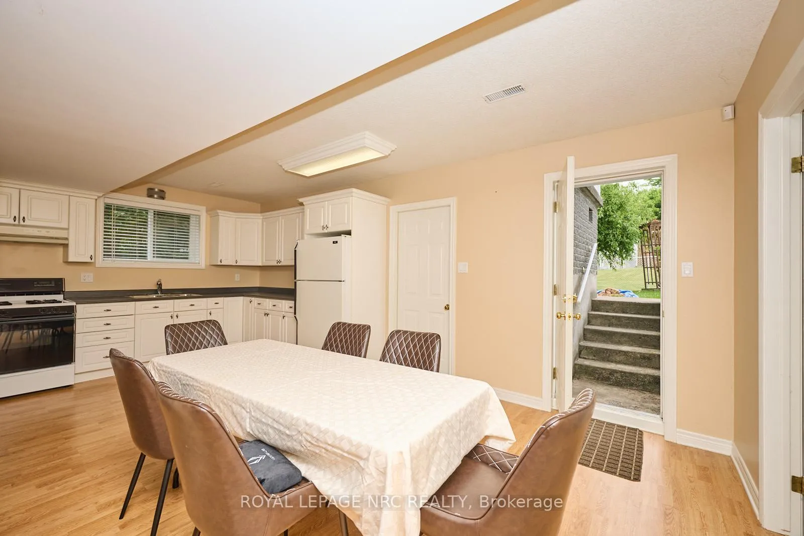 Photo 39 of 4100 Kalar Road, Niagara Falls, Ascot — HOMEH