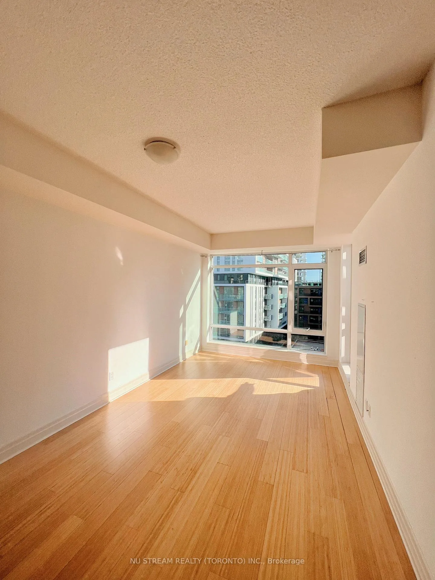 Photo 3 of Unit 907F, 8130 Birchmount Road, Markham, Unionville — HOMEH