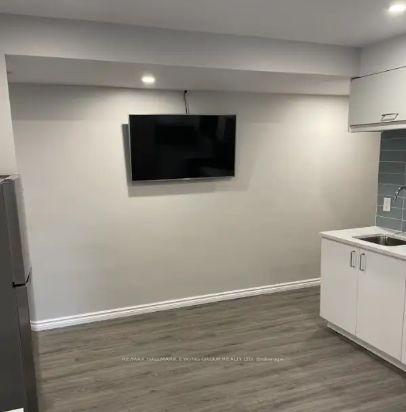 Photo 2 of Unit A, 131 Hawthorne Avenue, Ottawa, Ottawa East — HOMEH
