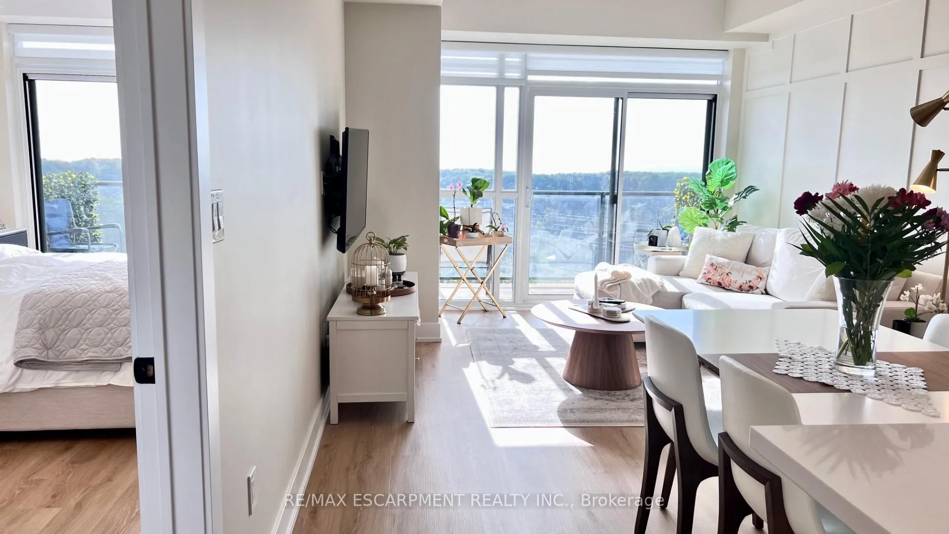 Photo 5 of Unit 1010, 460 Dundas Street E, Hamilton, Waterdown — HOMEH