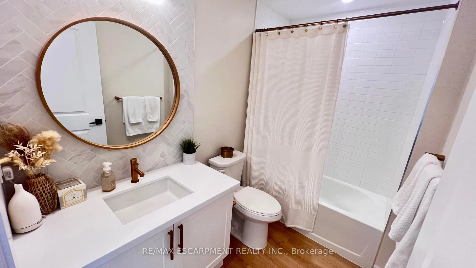 Photo 10 of Unit 1010, 460 Dundas Street E, Hamilton, Waterdown — HOMEH