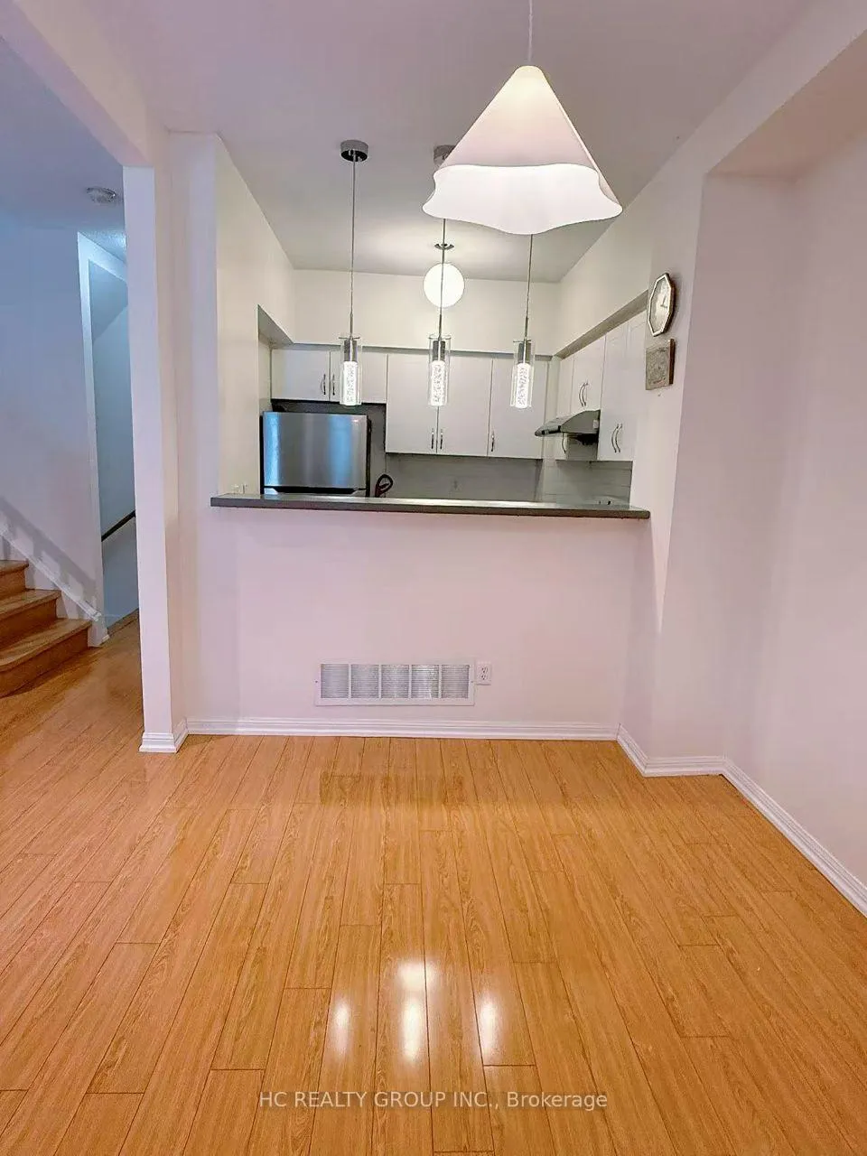 Photo 3 of Unit 18, 5 St Moritz Way, Markham, Unionville — HOMEH