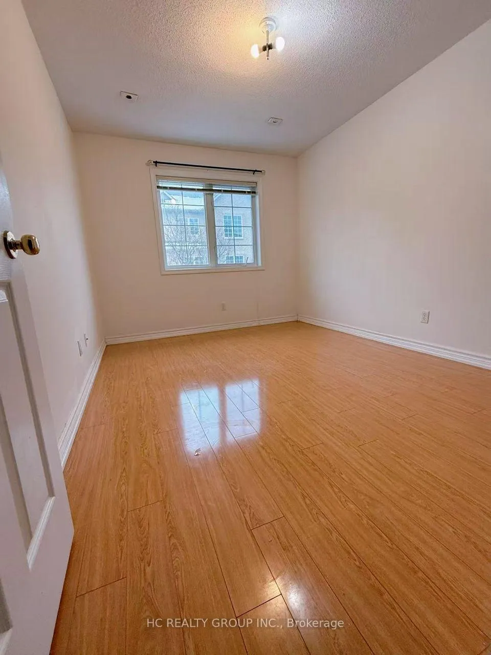 Photo 5 of Unit 18, 5 St Moritz Way, Markham, Unionville — HOMEH