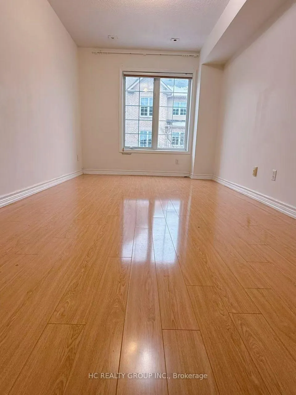 Photo 6 of Unit 18, 5 St Moritz Way, Markham, Unionville — HOMEH