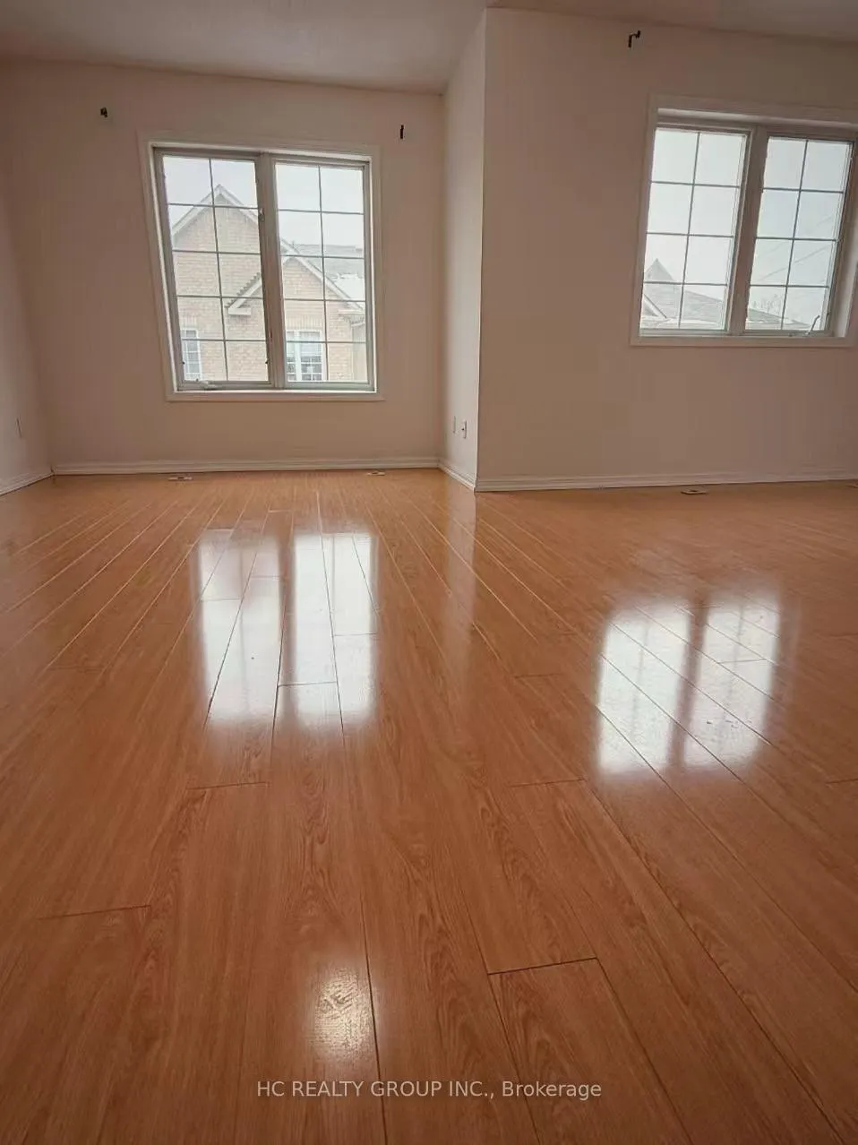 Photo 7 of Unit 18, 5 St Moritz Way, Markham, Unionville — HOMEH