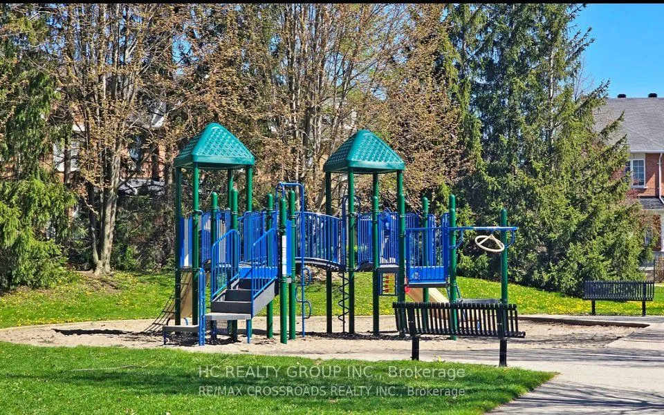 Photo 12 of Unit 18, 5 St Moritz Way, Markham, Unionville — HOMEH