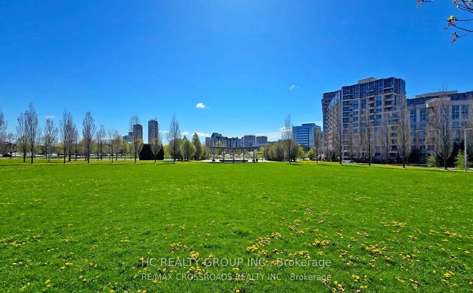Photo 13 of Unit 18, 5 St Moritz Way, Markham, Unionville — HOMEH