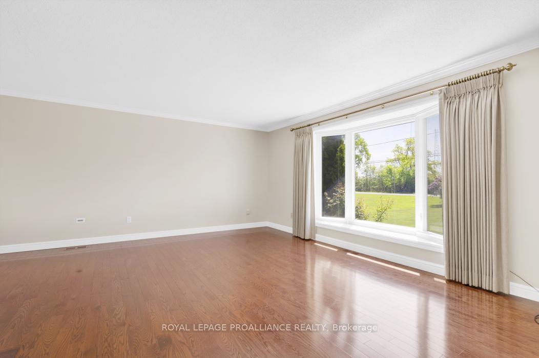 Photo 7 of 955 Casey Road, Belleville, Thurlow Ward — HOMEH