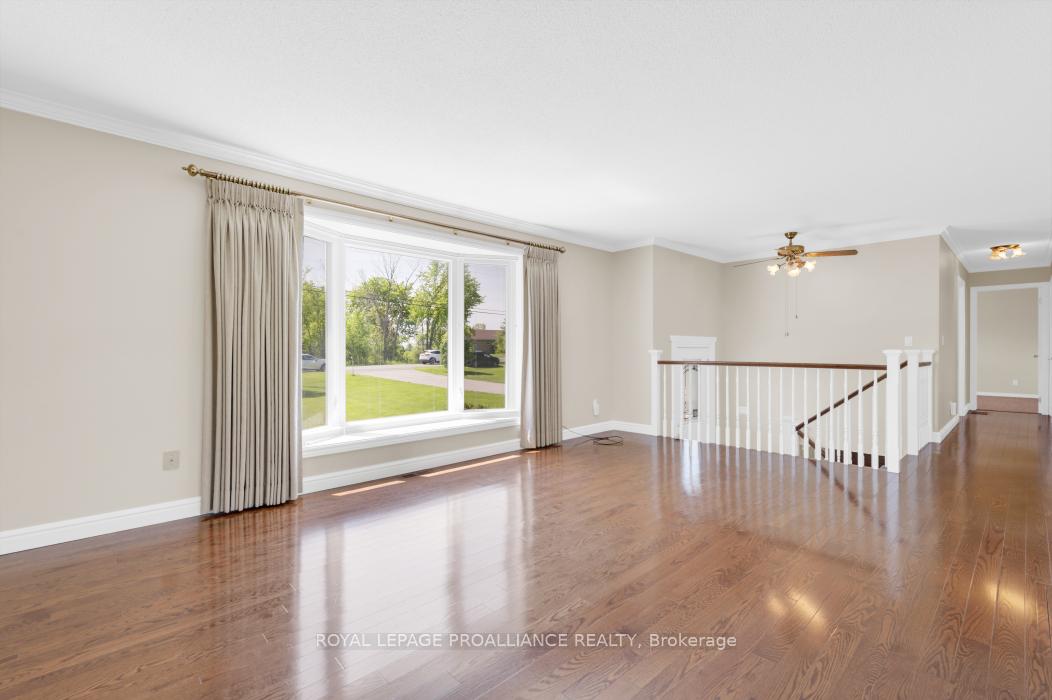 Photo 8 of 955 Casey Road, Belleville, Thurlow Ward — HOMEH