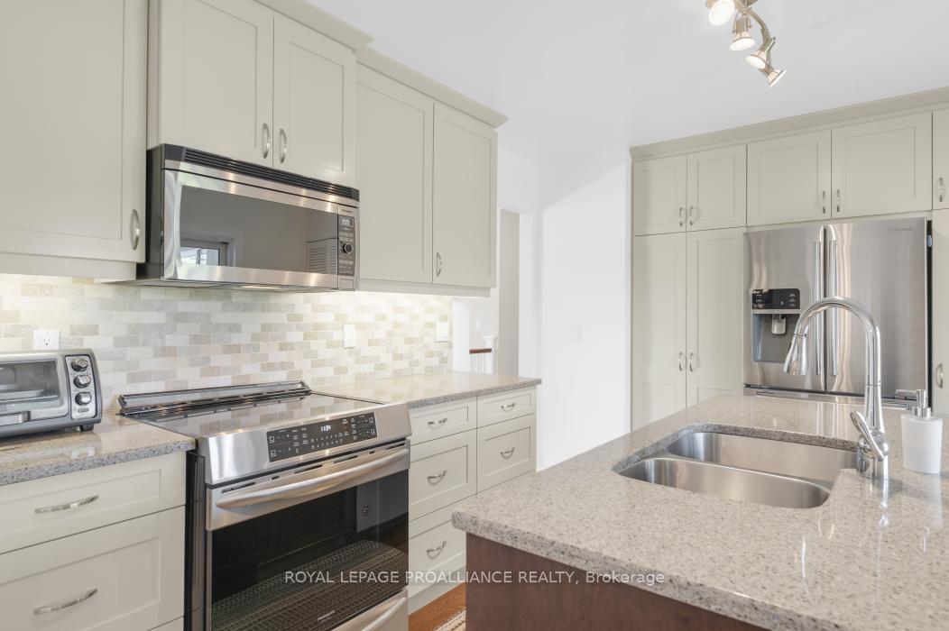 Photo 15 of 955 Casey Road, Belleville, Thurlow Ward — HOMEH