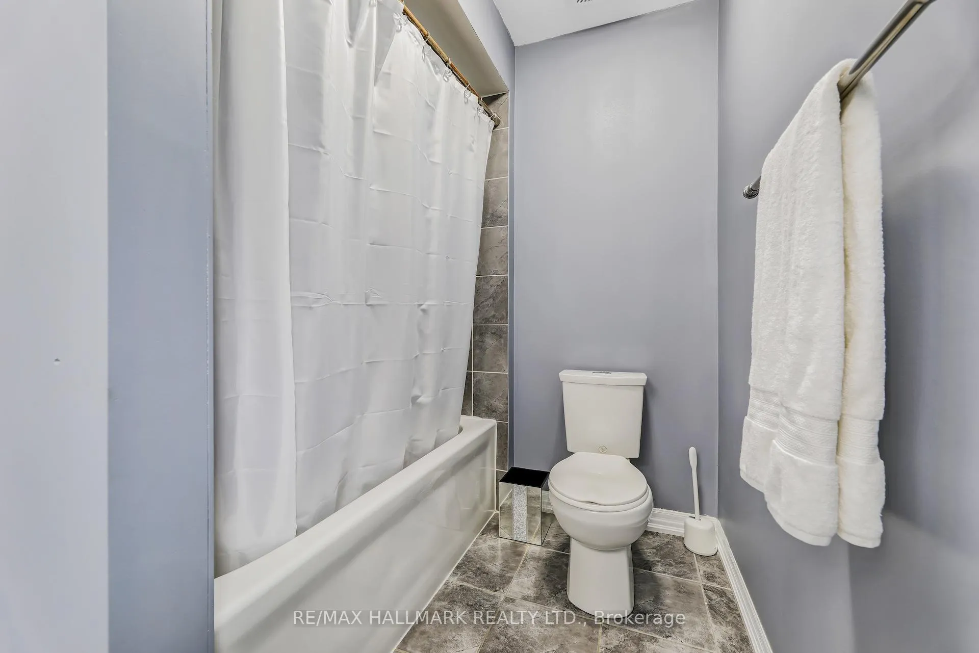 Photo 33 of Unit L1K 3B2, 1770 Silverstone Crescent, Oshawa, Samac — HOMEH