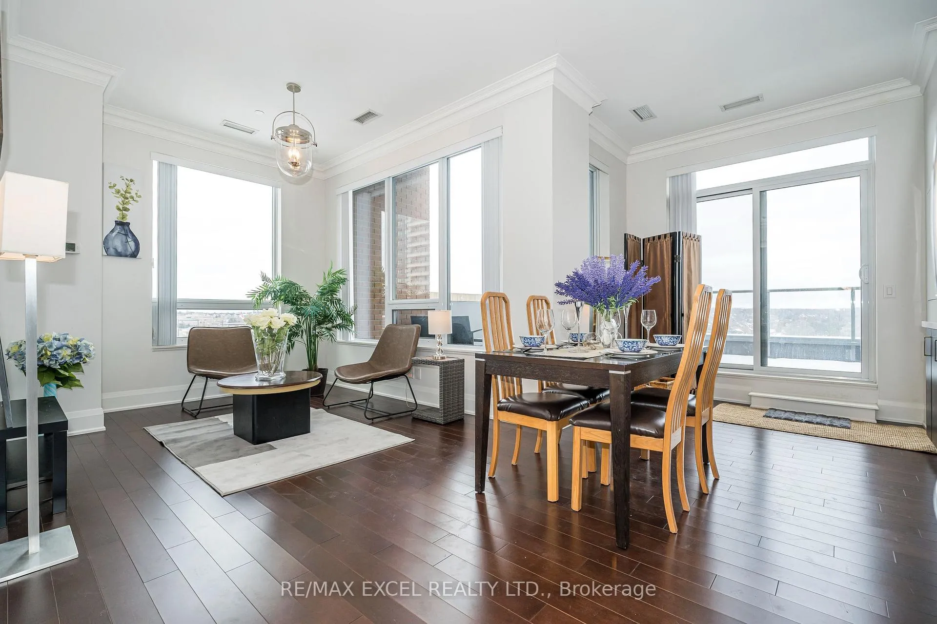 Photo 4 of Unit PH 06, 28 Uptown Drive, Markham, Unionville — HOMEH