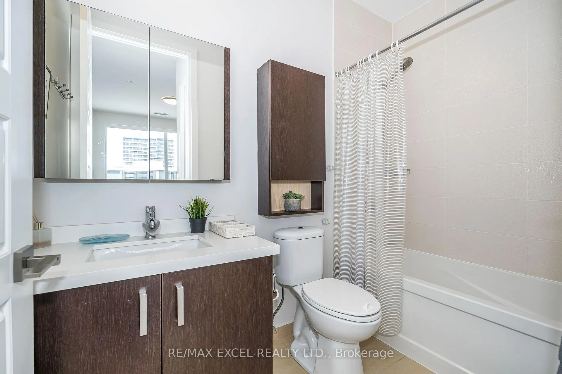 Photo 14 of Unit PH 06, 28 Uptown Drive, Markham, Unionville — HOMEH