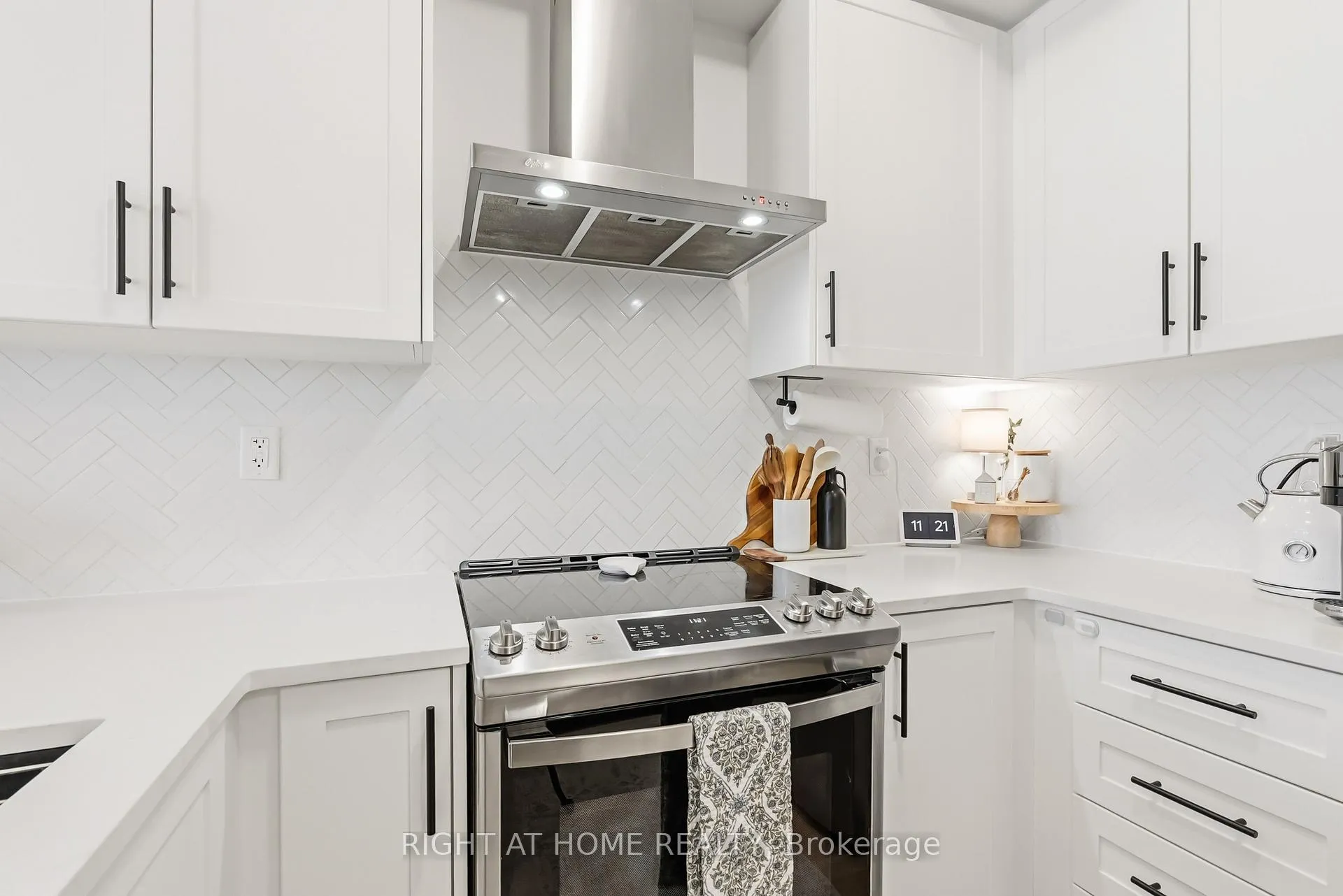 Photo 21 of 375 Thimbleweed Court, Milton, Walker — HOMEH