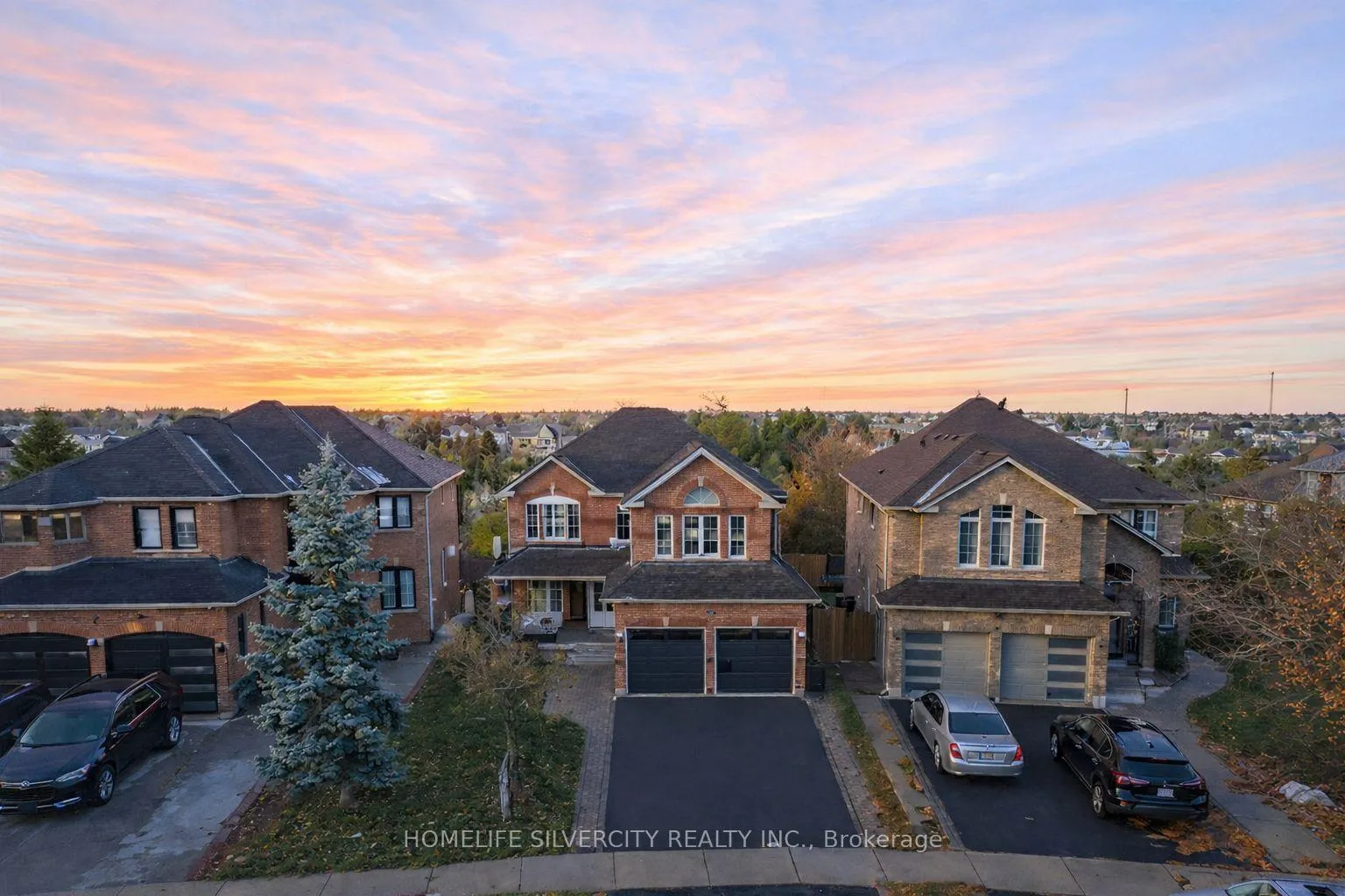 Front of 16 Coralreef Crescent