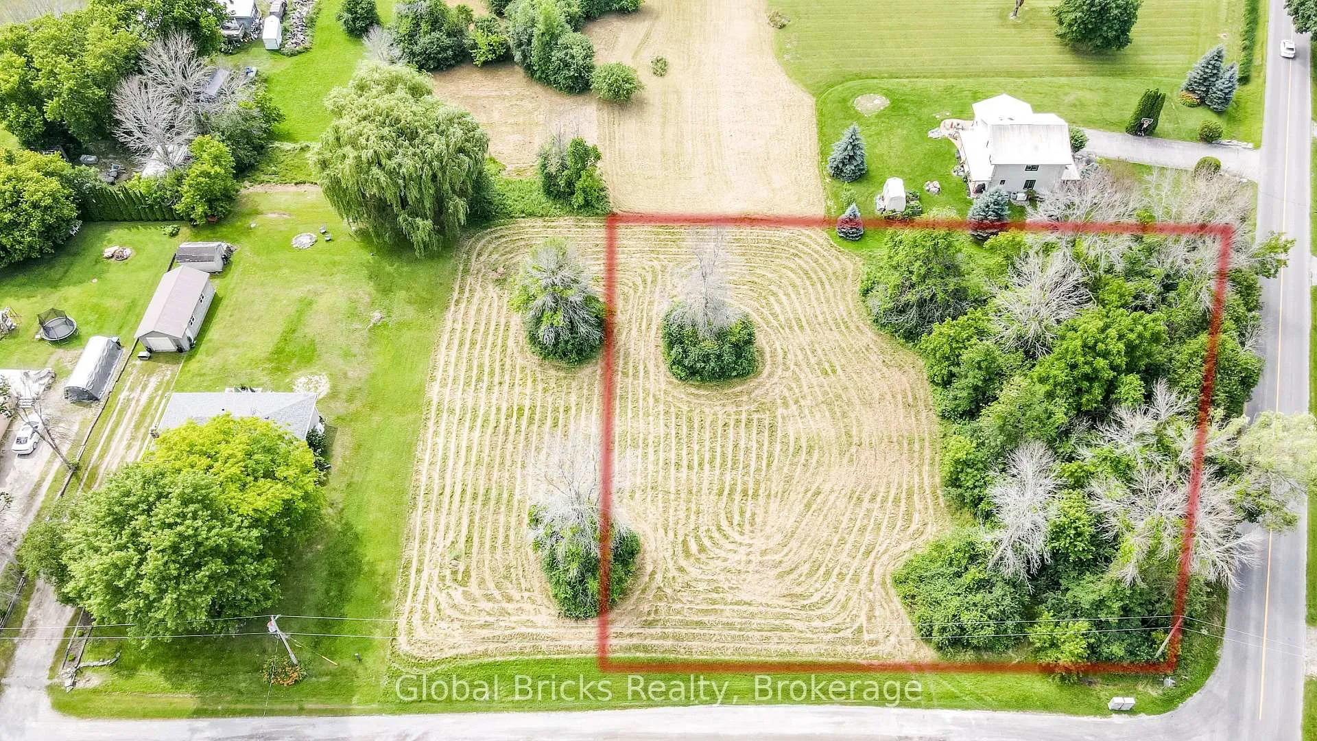 Photo 1 of 1761 Lakeshore Drive, Ramara, Brechin — HOMEH
