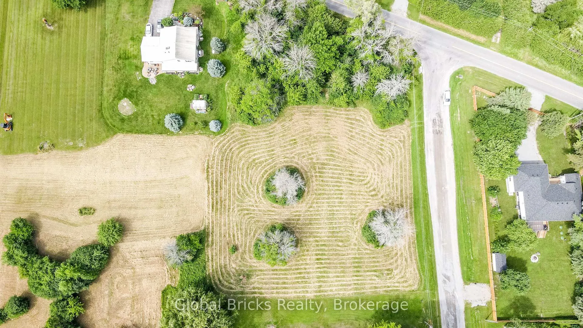 Photo 2 of 1761 Lakeshore Drive, Ramara, Brechin — HOMEH