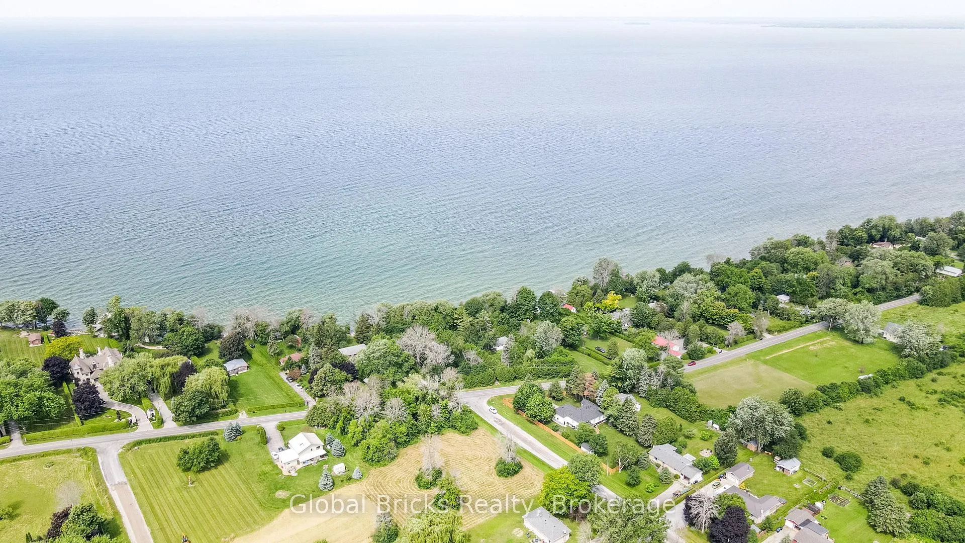 Photo 3 of 1761 Lakeshore Drive, Ramara, Brechin — HOMEH