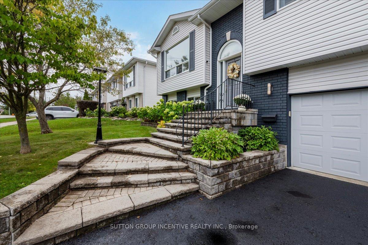 Photo 2 of 222 Huronia Road, Barrie, Painswick North — HOMEH