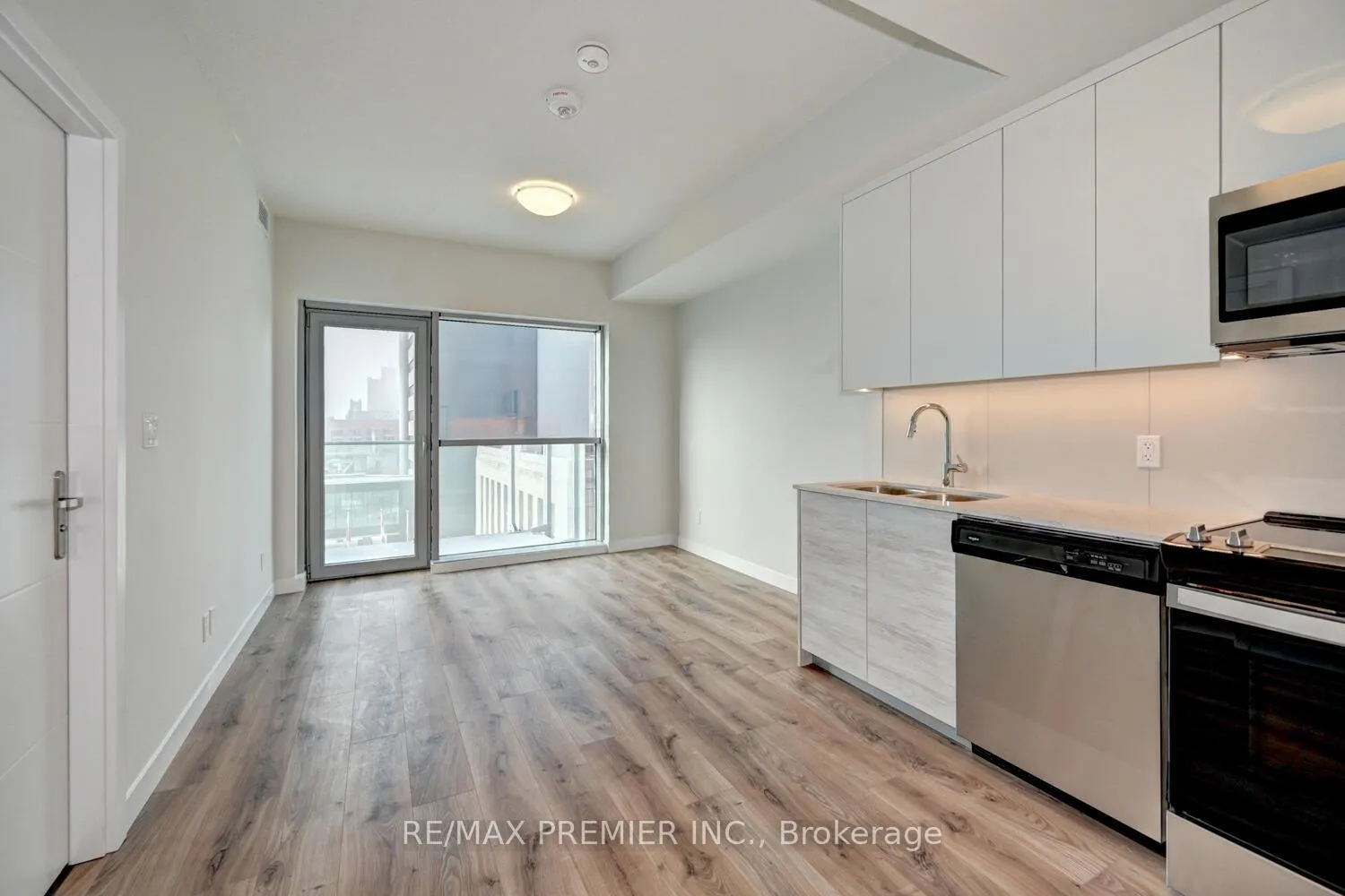 Photo 10 of Unit 402, 60 Frederick Street, Kitchener, City Commercial Core — HOMEH