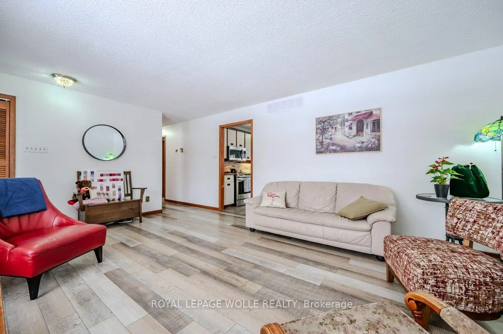 Photo 10 of 39 Bannockburn Road, Kitchener, Brigadoon — HOMEH