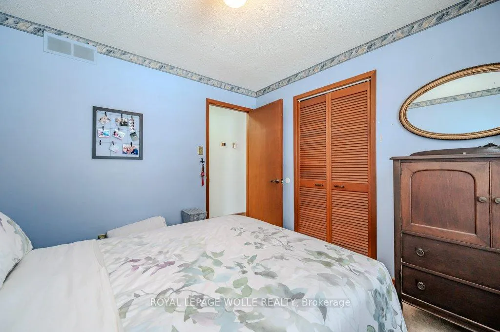 Photo 19 of 39 Bannockburn Road, Kitchener, Brigadoon — HOMEH