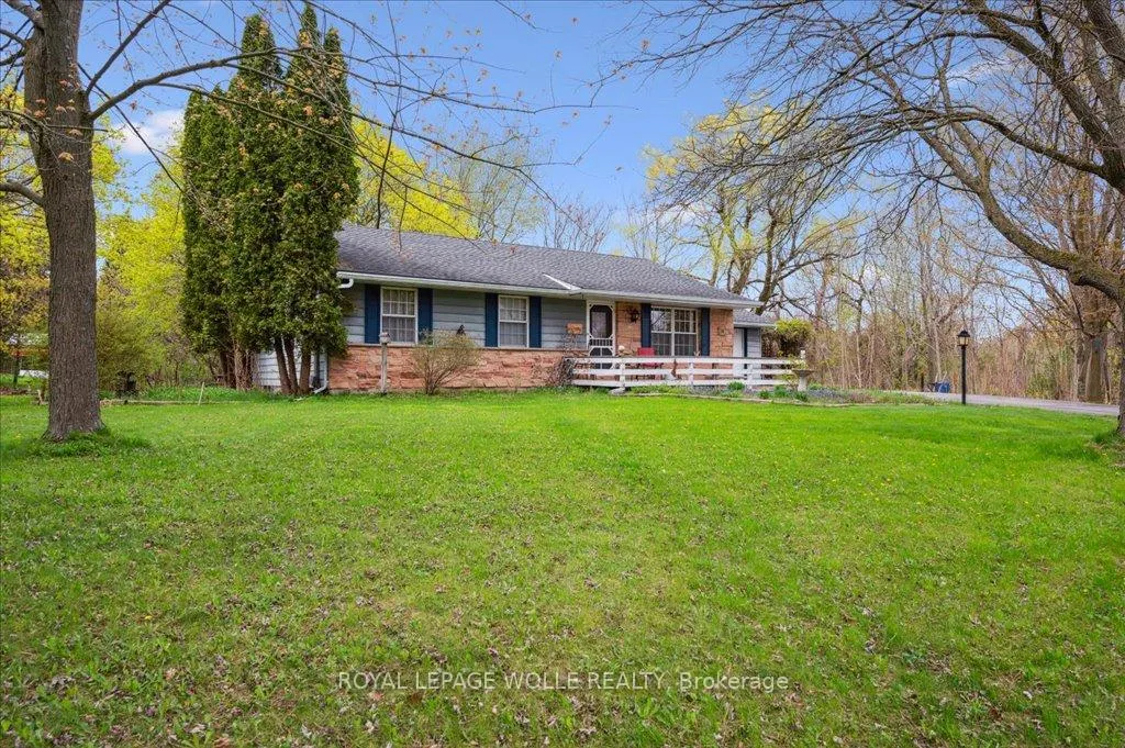 Photo 3 of 39 Bannockburn Road, Kitchener, Brigadoon — HOMEH