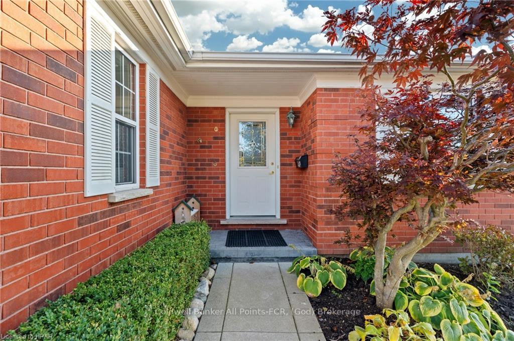 Photo 4 of 233 Bethune Crescent, Goderich, Goderich (Town) — HOMEH