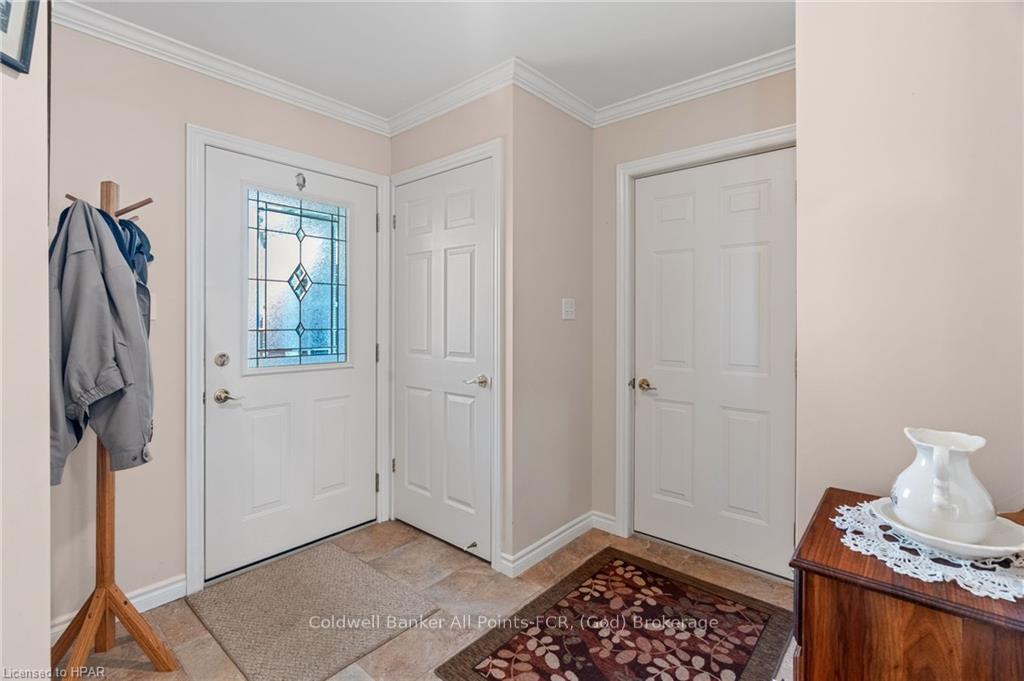 Photo 5 of 233 Bethune Crescent, Goderich, Goderich (Town) — HOMEH