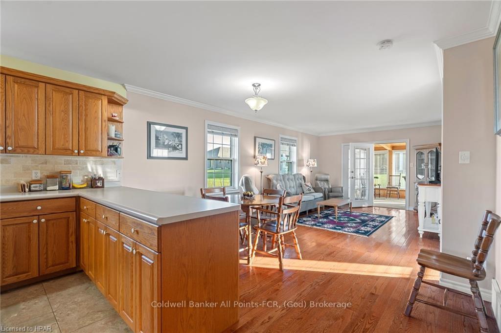 Photo 10 of 233 Bethune Crescent, Goderich, Goderich (Town) — HOMEH