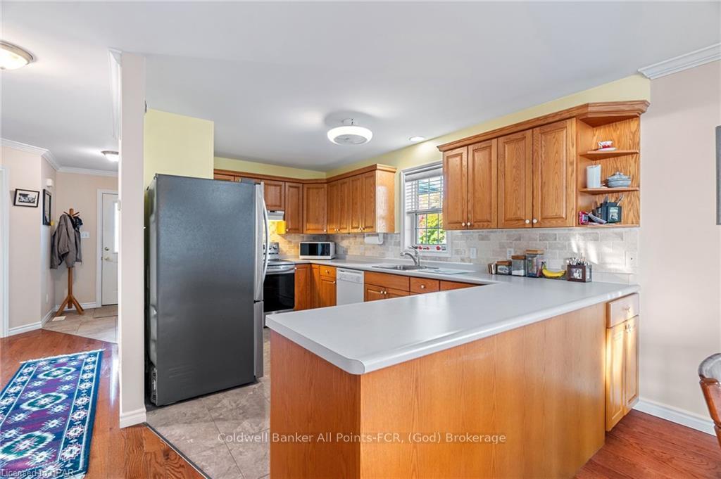 Photo 11 of 233 Bethune Crescent, Goderich, Goderich (Town) — HOMEH