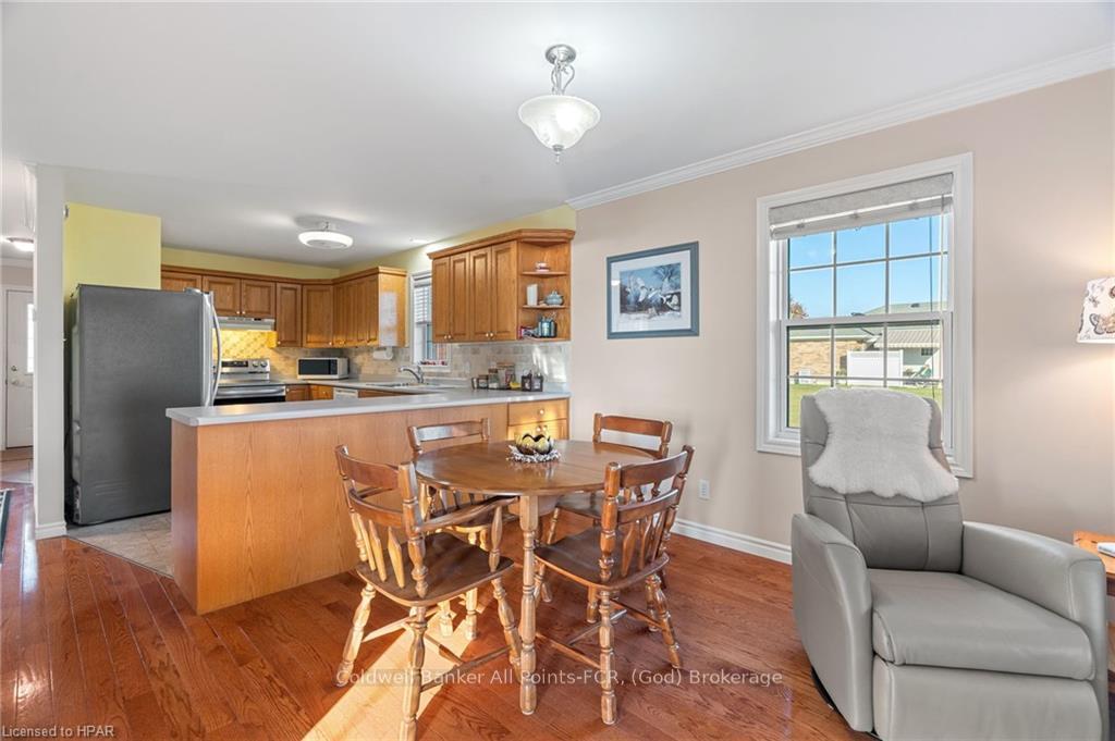 Photo 14 of 233 Bethune Crescent, Goderich, Goderich (Town) — HOMEH