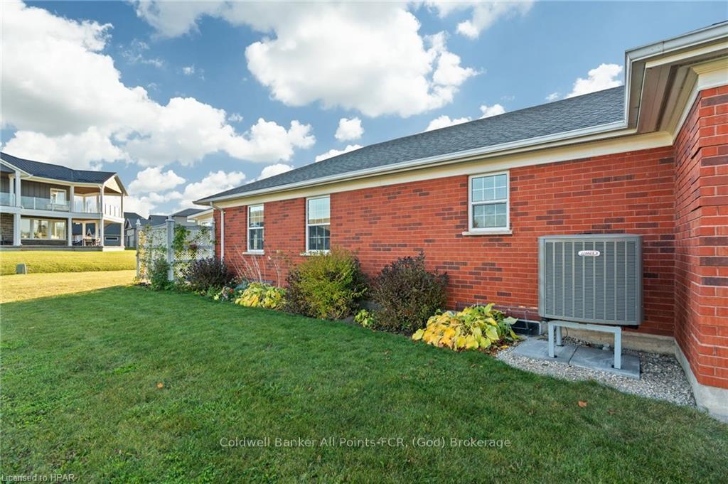 Photo 31 of 233 Bethune Crescent, Goderich, Goderich (Town) — HOMEH