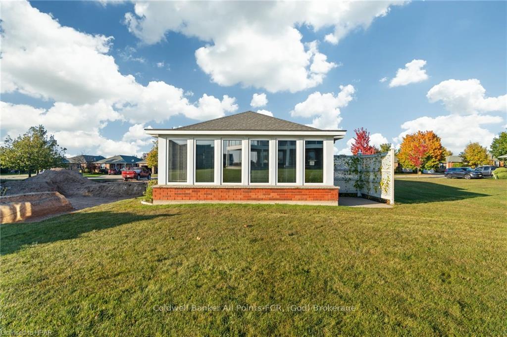 Photo 33 of 233 Bethune Crescent, Goderich, Goderich (Town) — HOMEH