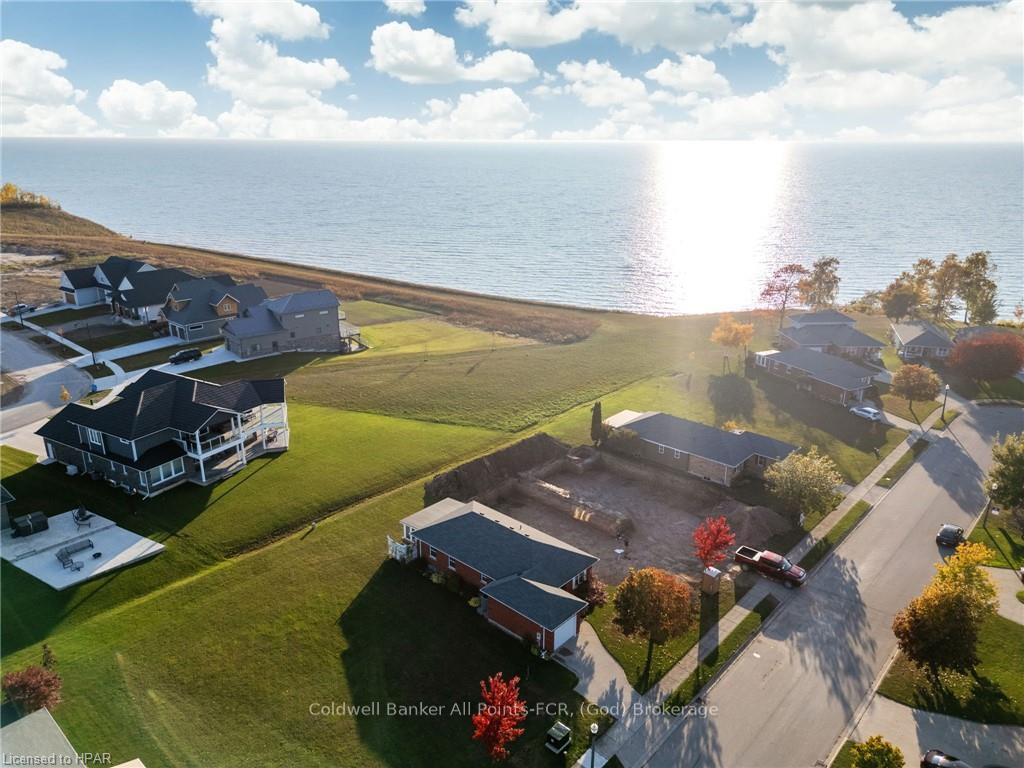 Photo 35 of 233 Bethune Crescent, Goderich, Goderich (Town) — HOMEH