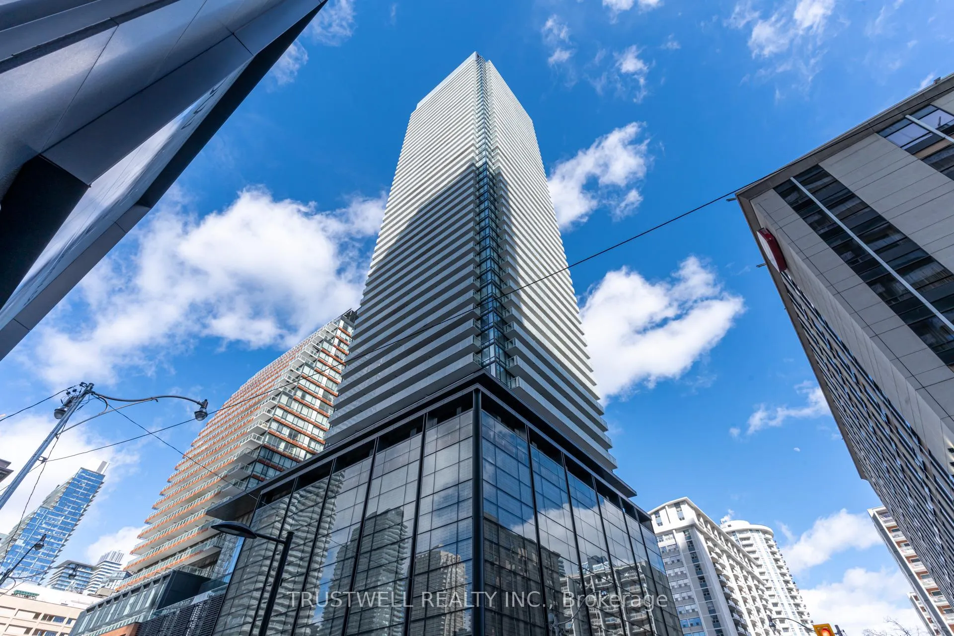 Front of Unit 5208, 501 Yonge Street