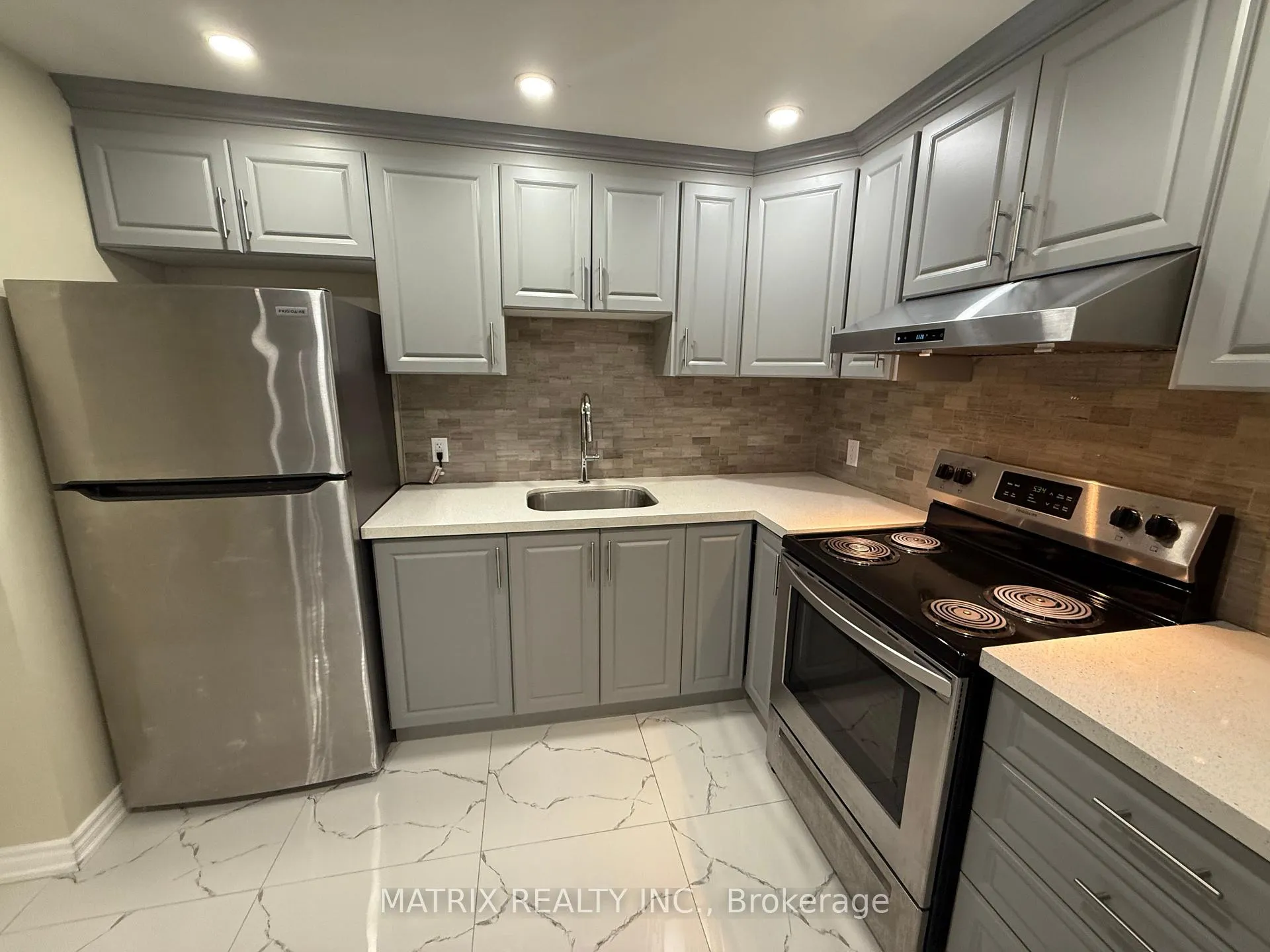 Photo 9 of 2138 Saffron Drive, Pickering, Brock Ridge — HOMEH