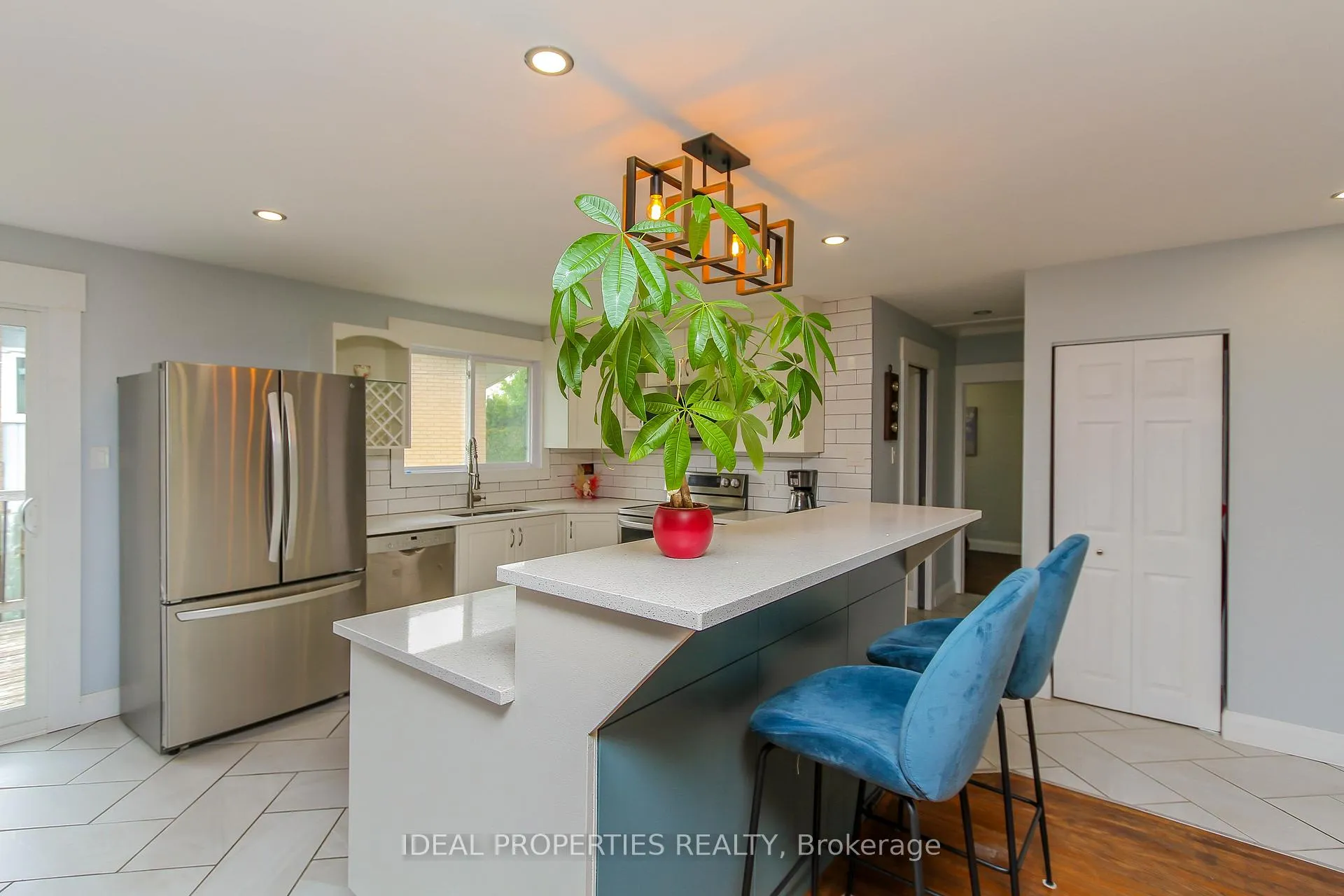 Photo 12 of 1326 Tara Drive, Ottawa, Copeland Park — HOMEH