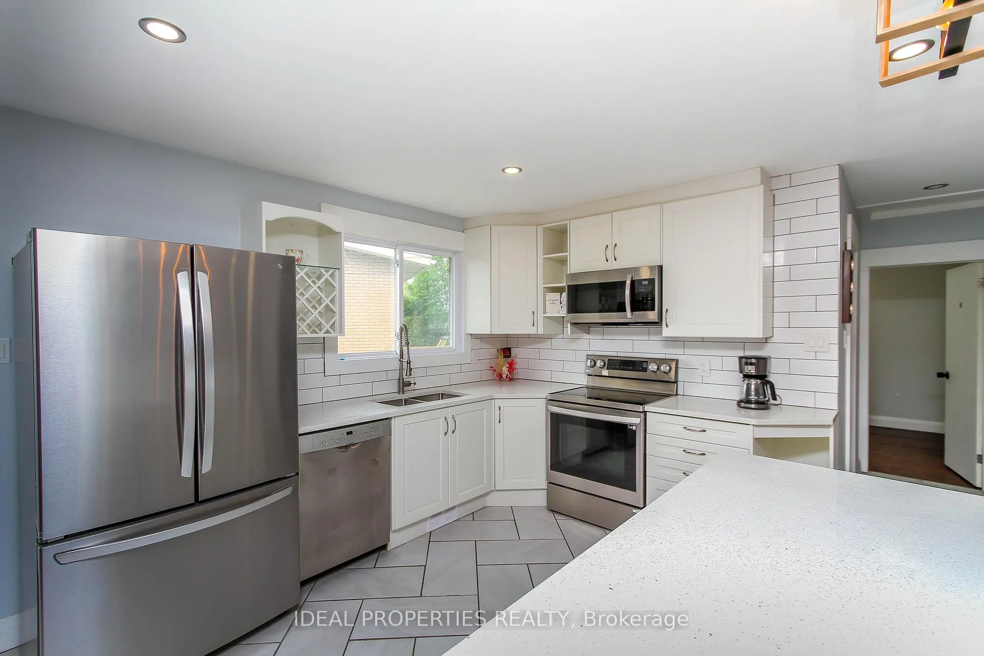 Photo 14 of 1326 Tara Drive, Ottawa, Copeland Park — HOMEH