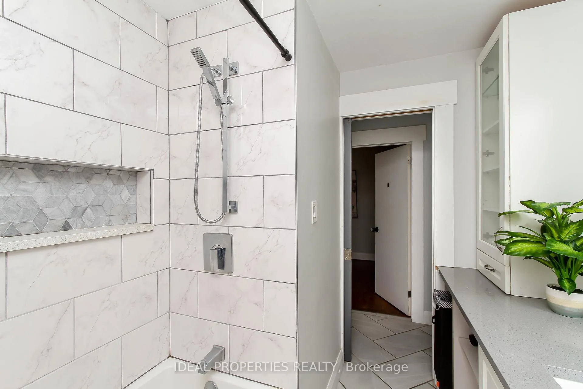Photo 25 of 1326 Tara Drive, Ottawa, Copeland Park — HOMEH