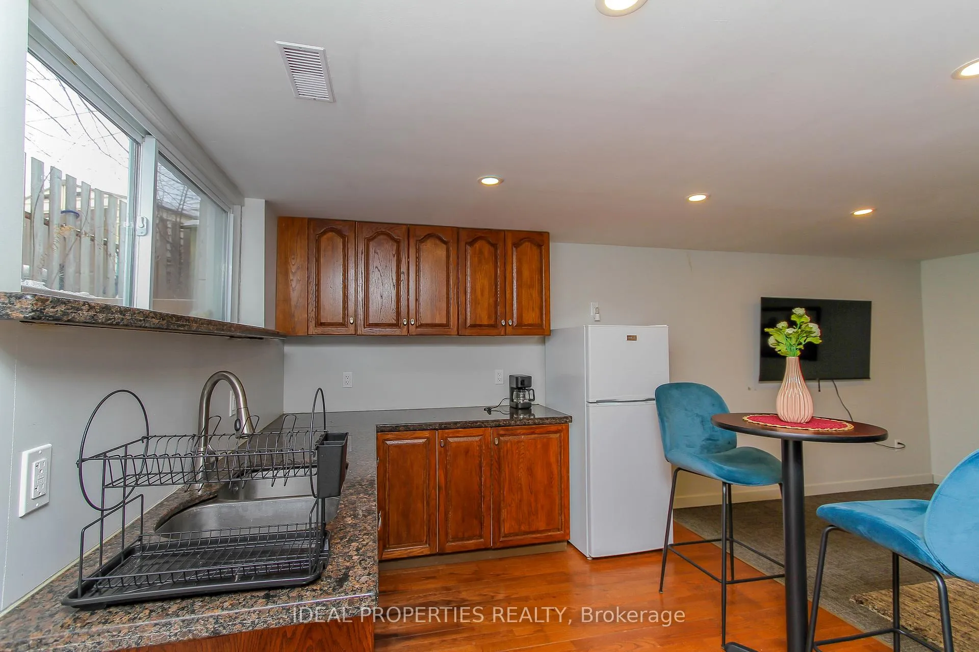 Photo 34 of 1326 Tara Drive, Ottawa, Copeland Park — HOMEH