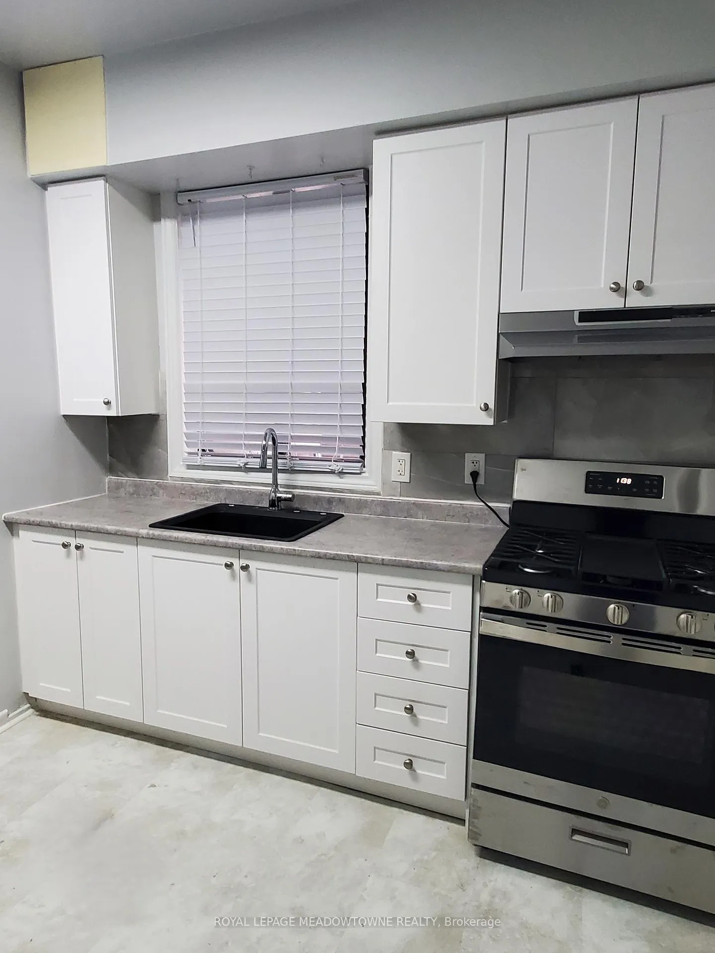 Front of Unit 1, 723 Dufferin Street