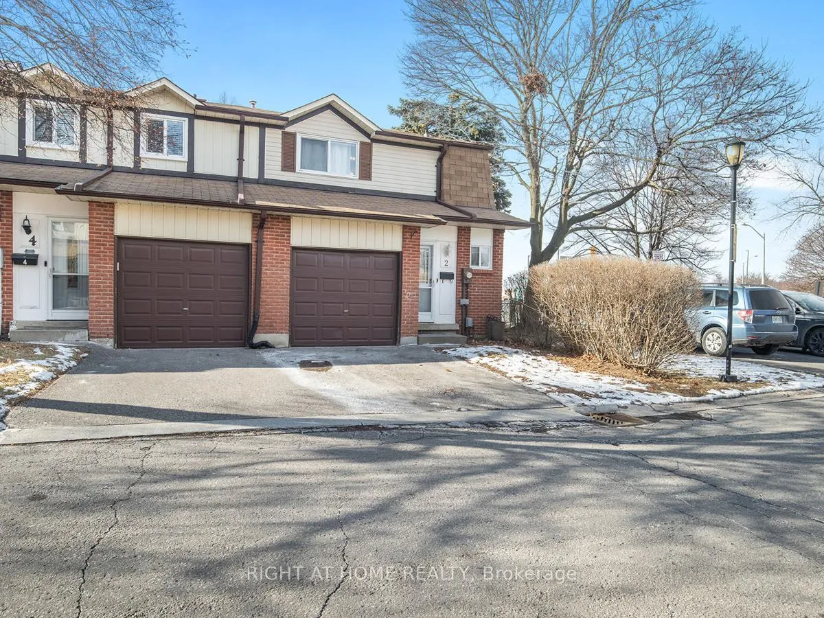 Photo 3 of 2 Parker Crescent, Ajax, South East — HOMEH