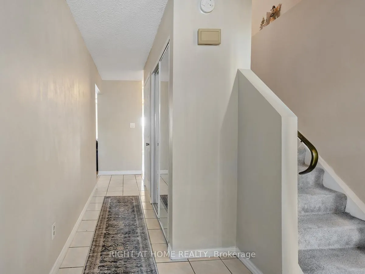 Photo 4 of 2 Parker Crescent, Ajax, South East — HOMEH