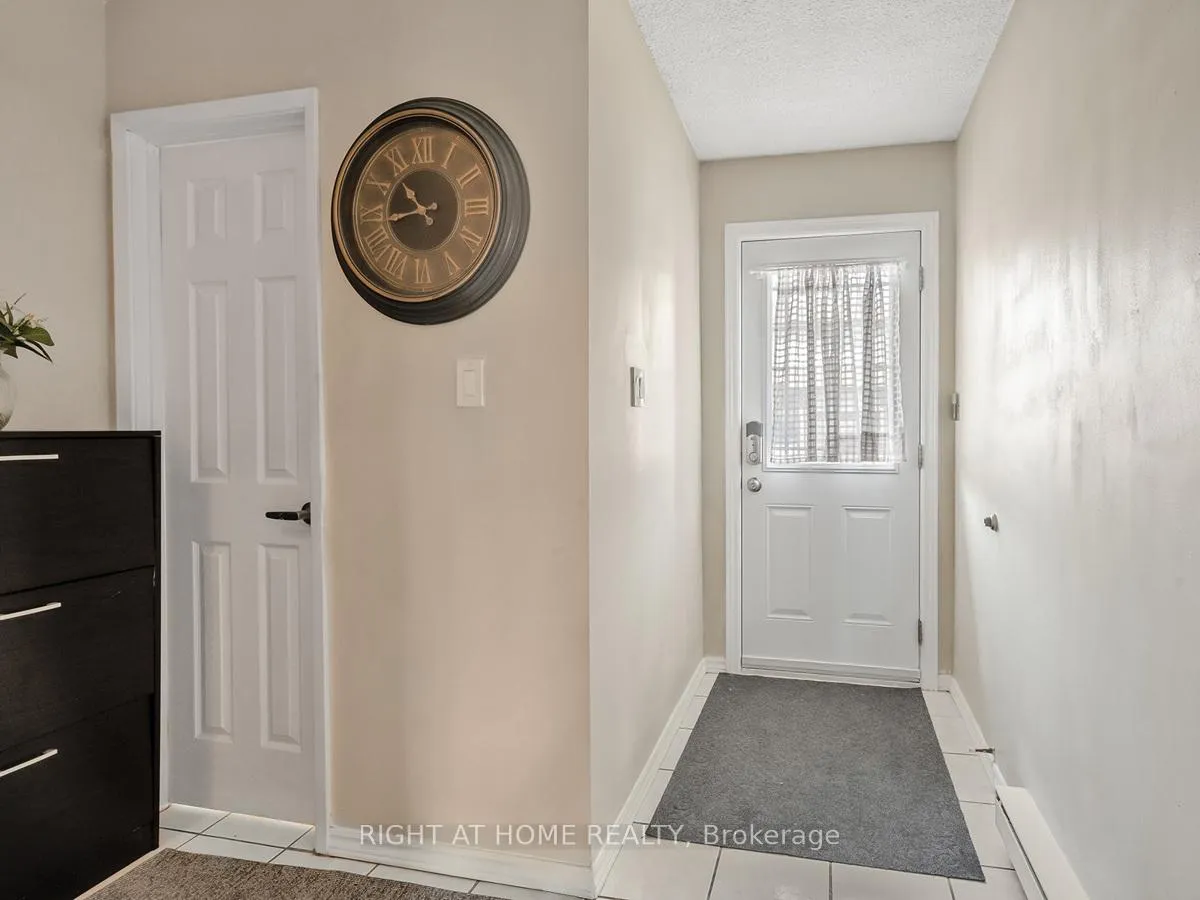 Photo 5 of 2 Parker Crescent, Ajax, South East — HOMEH