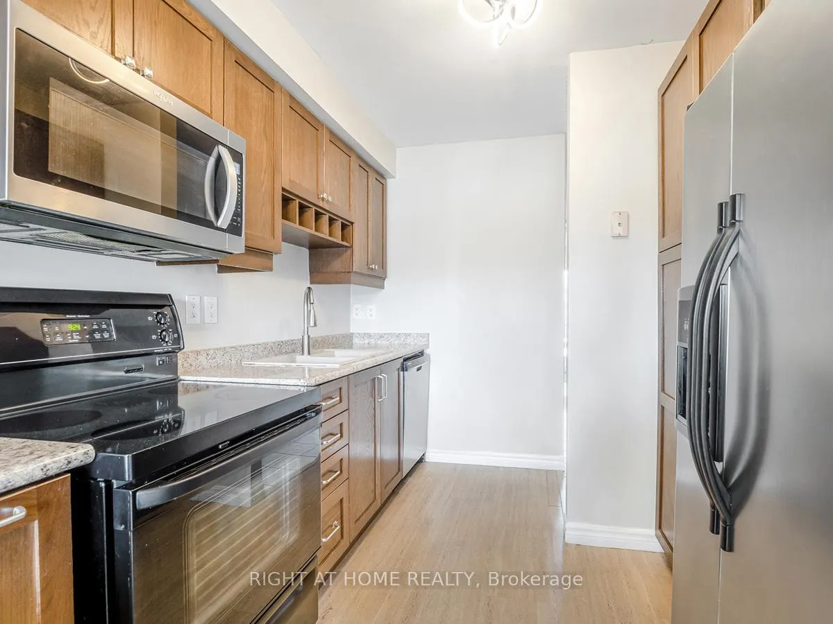 Photo 14 of 2 Parker Crescent, Ajax, South East — HOMEH